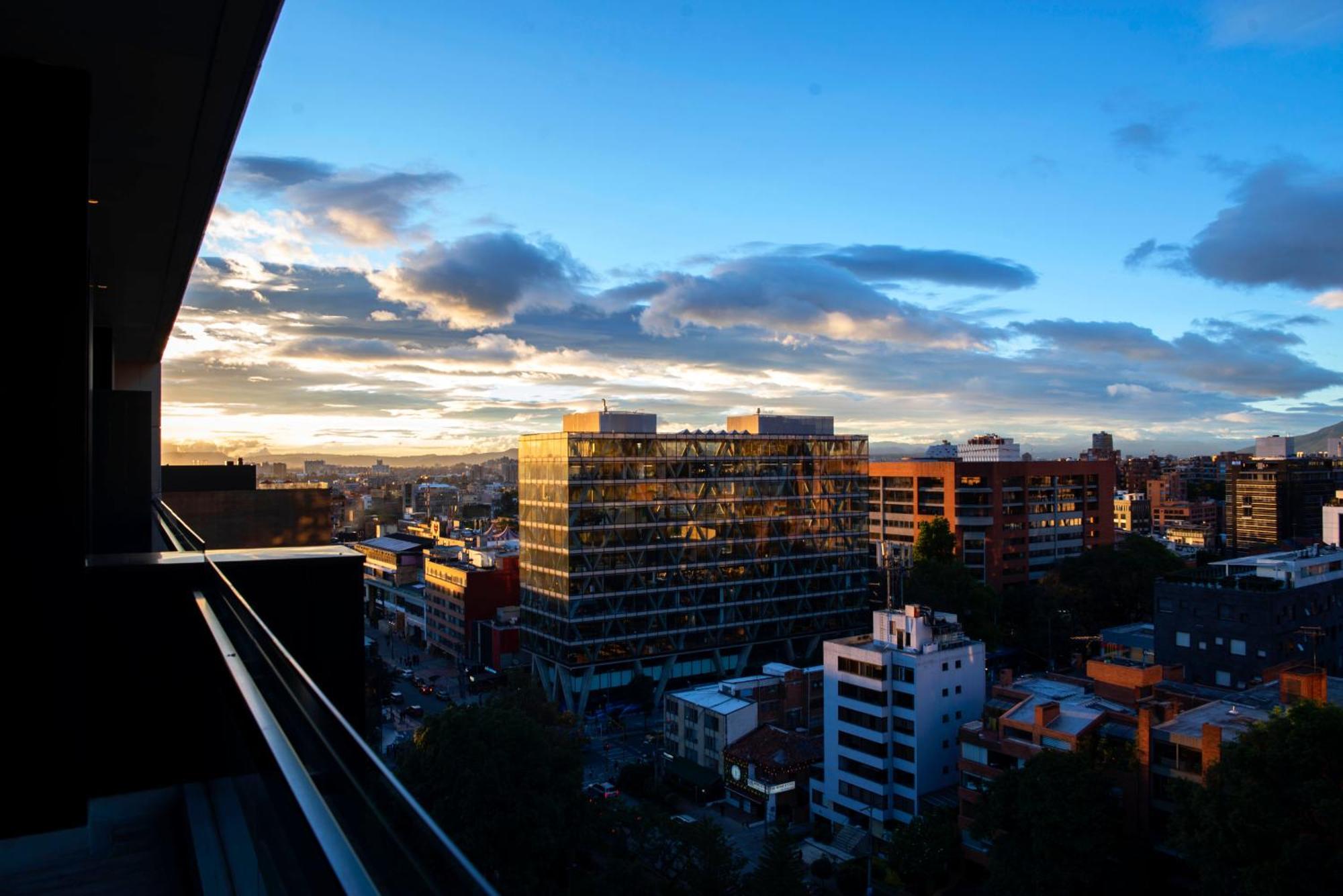 8010 Urban Living- Luxury Home Experience Bogotá Eksteriør bilde